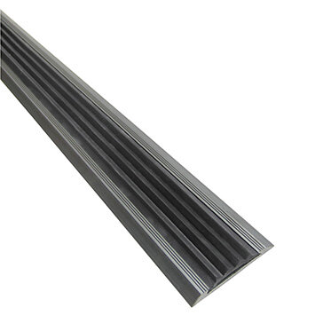 Алюминиевая противоскользящая накладка на ступени с серой резиновой вставкой, длина 2 п/м, ширина 45 мм - фотография № 1