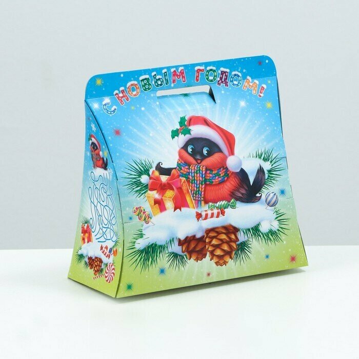 Подарочная коробка "Весёлый снегирь", 20,5 х 24 х 12 см - фотография № 1