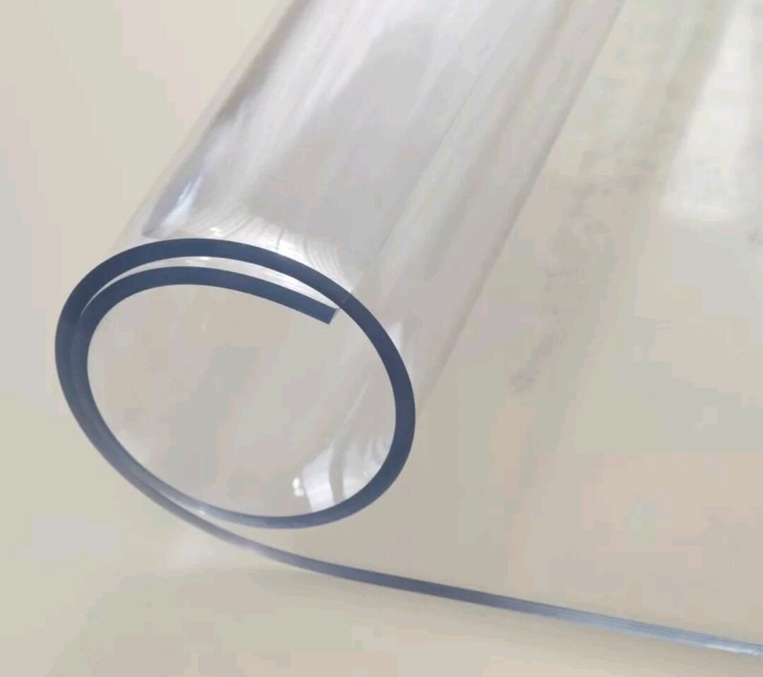 Силиконовая скатерть на стол 95x150 см 2 мм глянцевая гибкое стекло мягкое стекло - фотография № 3