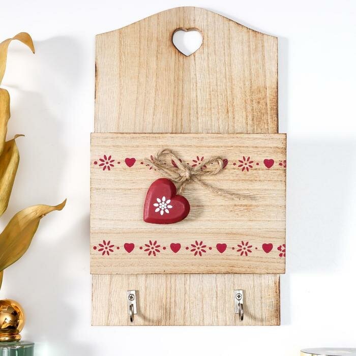 Крючки декоративные дерево с карманом "Ленты из сердец" 26х15,2х5 см - фотография № 1