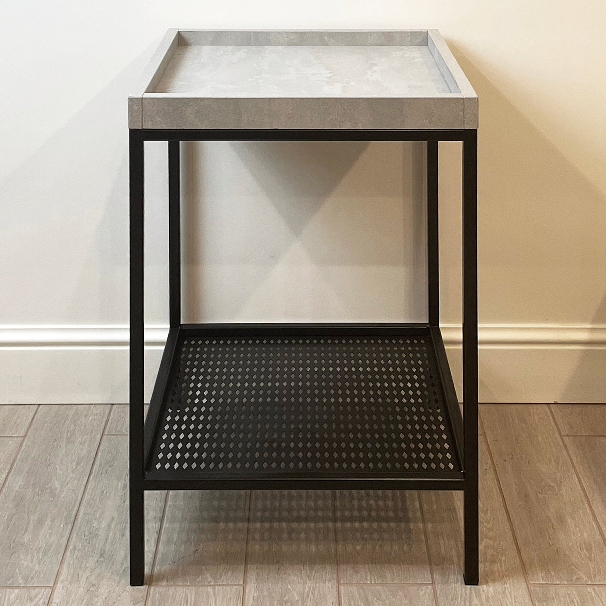 фото Прикроватная/придиванная тумба на металлическом каркасе салливан, цвет серый