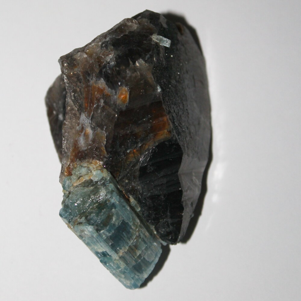 Аквамарин на морионе, коллекционный образец "True Stones" - фотография № 1