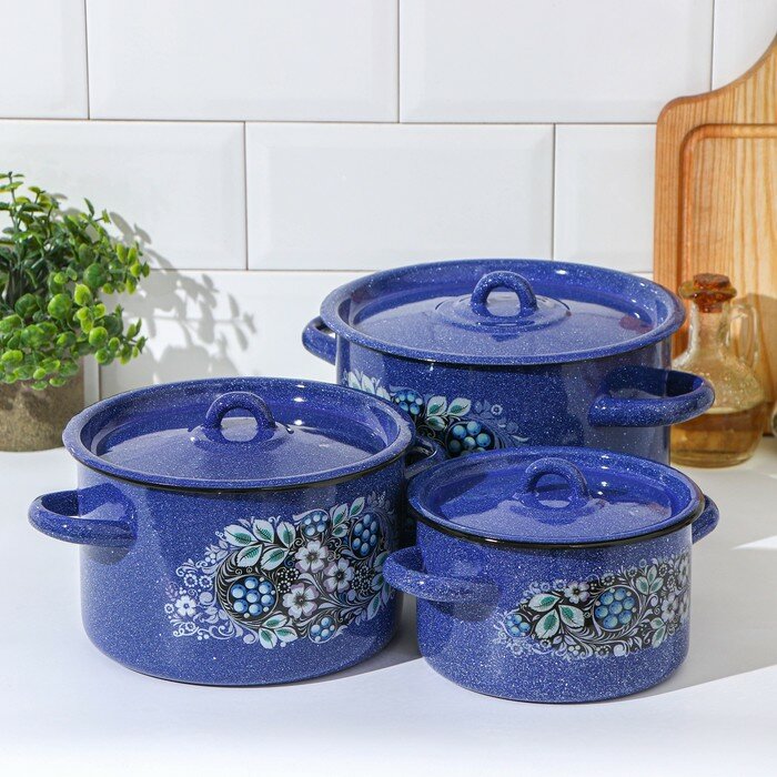 фото Набор кастрюль "Голубика", 3 предмета: 1,5 л, 2,9 л, 4,5 л, эмалированные крышки, индукция, цвет синий