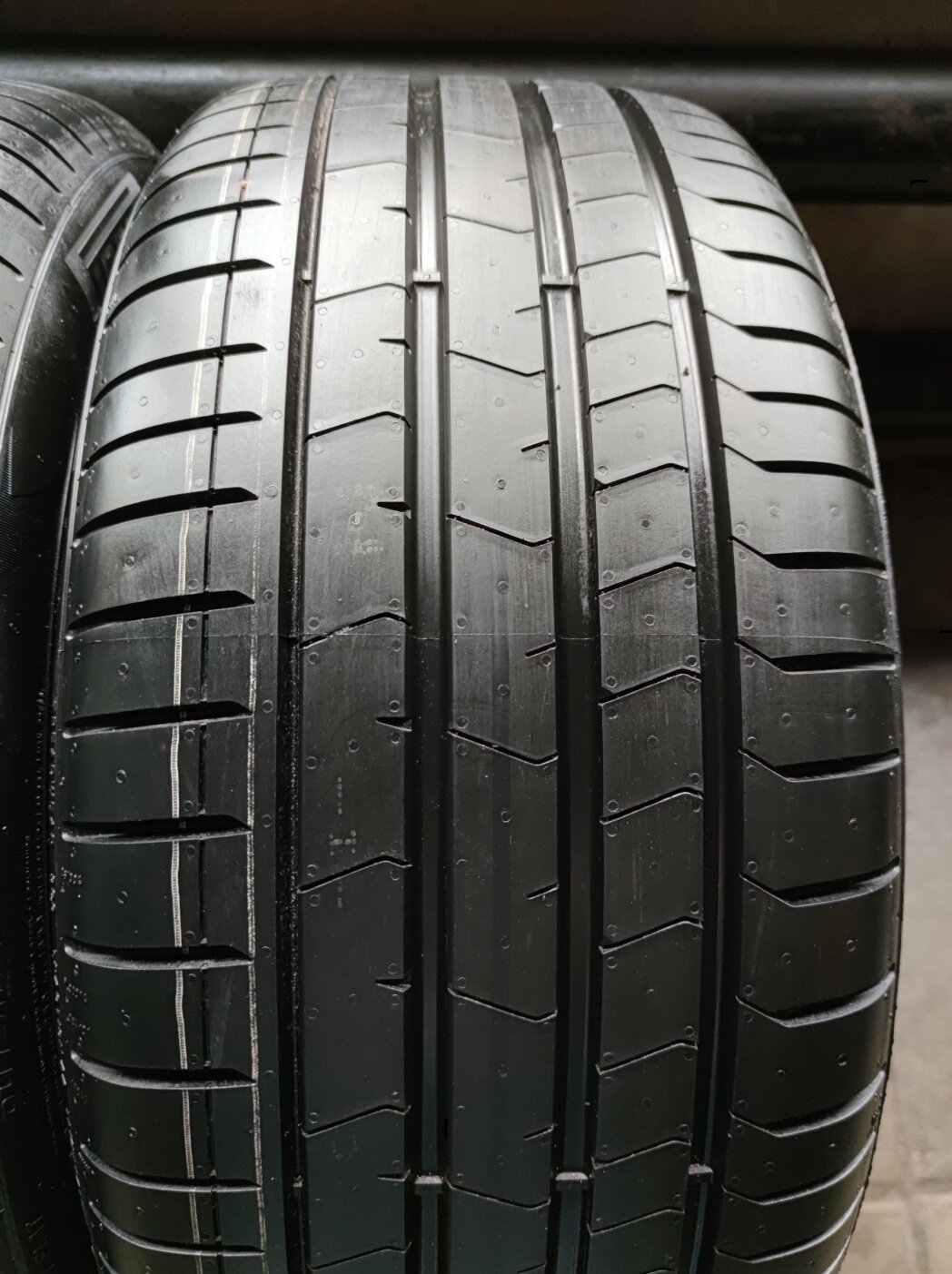 Pirelli P Zero 275/35 R19 100Y PZ4 RUNFLAT BMW 5 G30 * поштучно