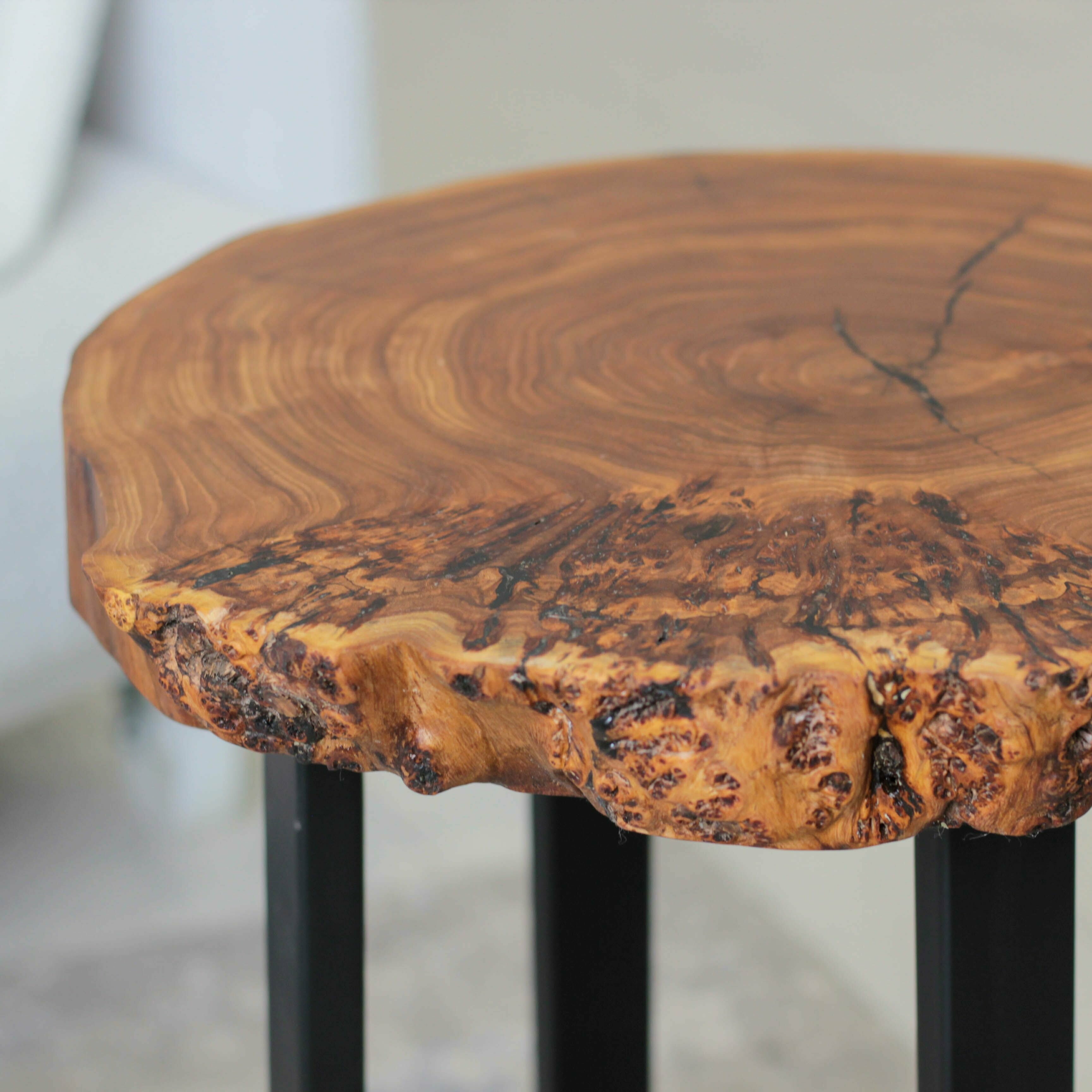 Кофейный Столик с Каповым Спилом Дерева. Модель Nature Premium. Диаметр 45 см, высота 60 см. Редкий Каповый Вяз (карагач) - фотография № 1