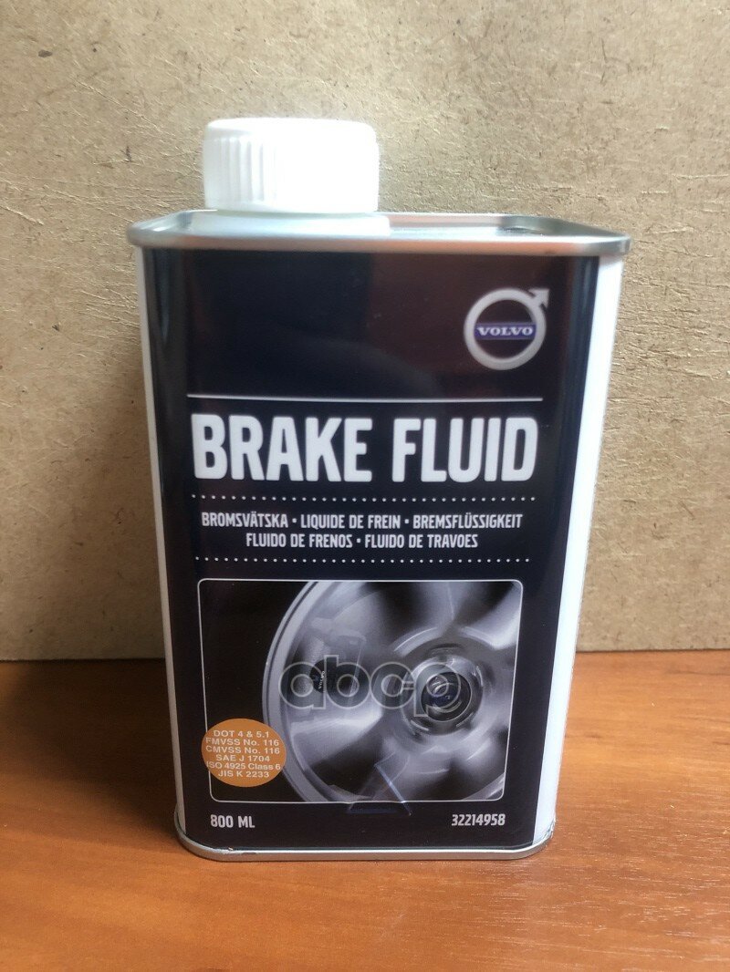 Жидкость Тормозная Volvo Brake Fluid Dot 4&5.1 800 Мл 32 214 958 Volvo VOLVO арт. 32 214 958