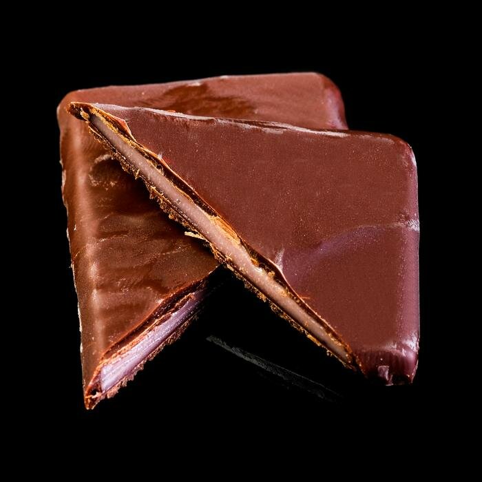 Шоколад Royal Thins Schwarze Johannisbeere с начинкой «Чёрная смородина» , 200 г - фотография № 3