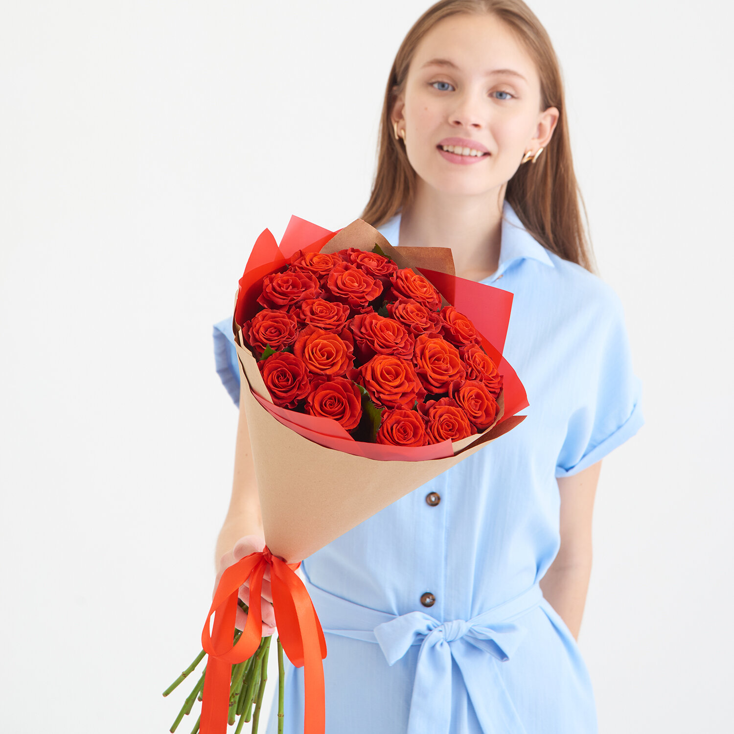 Букет цветов из 19 роз Эльторо в дизайнерской упаковке