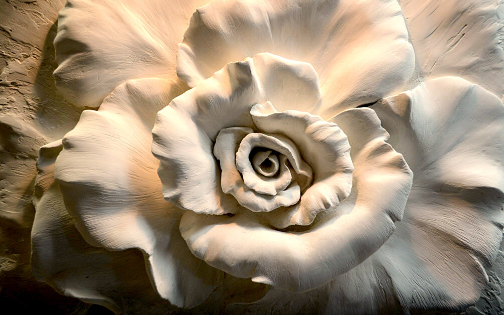 Моющиеся виниловые фотообои GrandPiK Роза из белой глины 3D 280х200 см