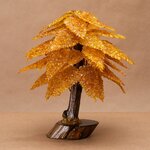 Крупное денежное дерево, украшенное натуральным золотисто-медовым янтарем - изображение