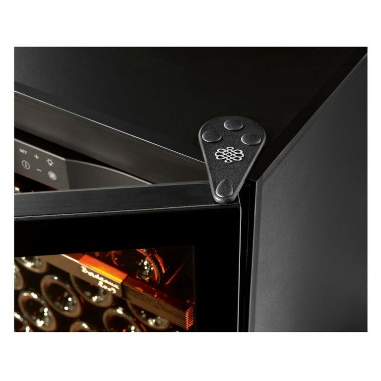 Винный шкаф EuroCave S-Pure-S Стеклянная дверь в раме, цвет - черный, максимальная комплектация - фотография № 2
