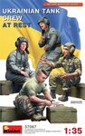 37067 MiniArt Украинский танковый экипаж на отдыхе (4 фигуры) 1/35 - изображение