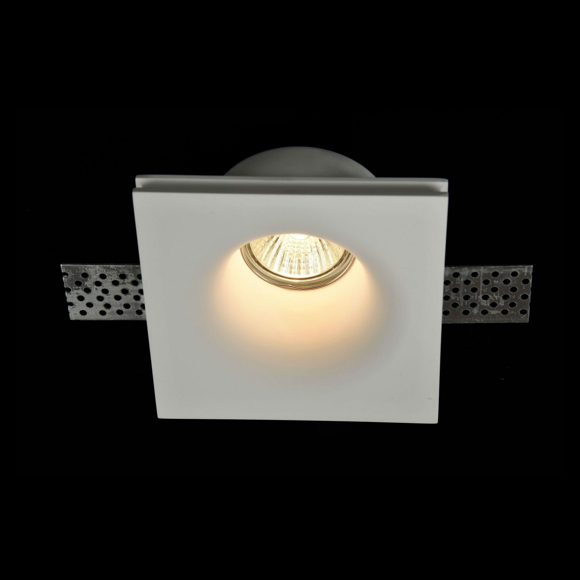 Встраиваемый светильник DL001-1-01-W Gyps Modern