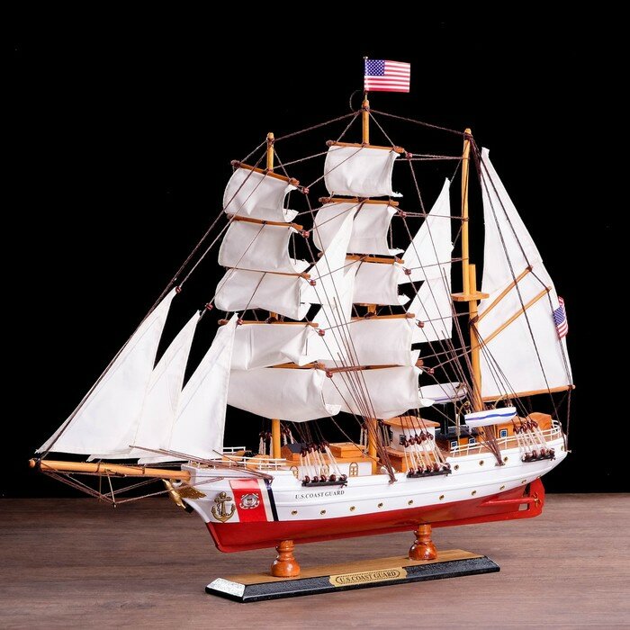 Корабль сувенирный «Проводник», 3 мачты, белый борт, чёрная подставка, белые паруса - фотография № 1