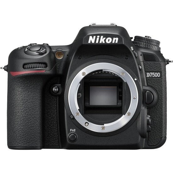 Цифровой зеркальный фотоаппарат NIKON D7500 Body