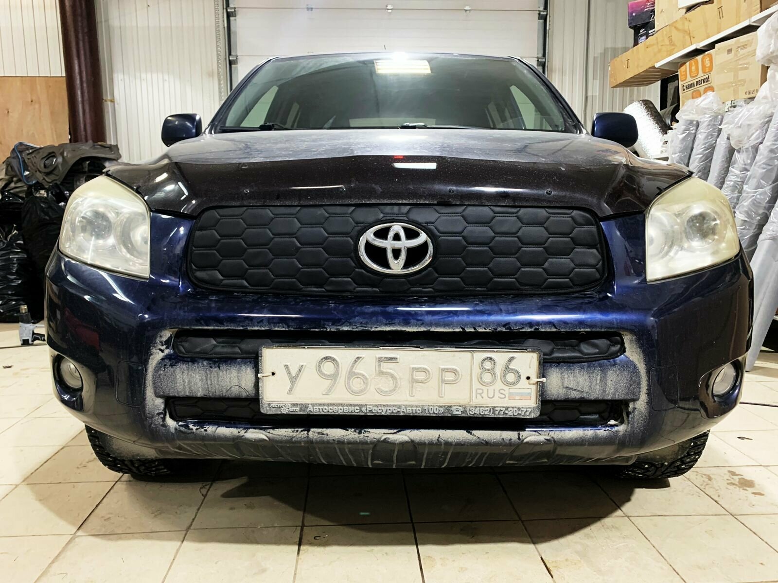 Утеплитель радиатора для Toyota RAV4(Тойота Рав 4) 2005-2010 (XA30) Комплект 3 детали Установка на крючки