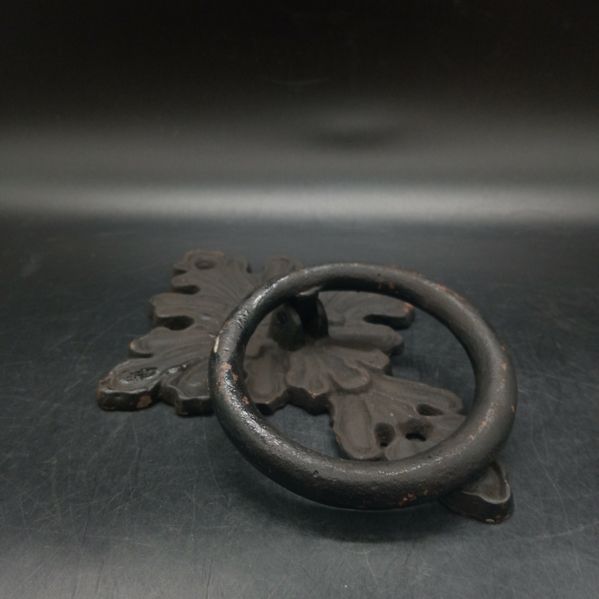 фото Ручка-кольцо для двери с рельефным декором, металл, СССР, 1960-1980 гг.