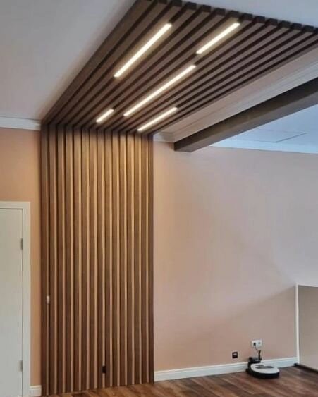 Потолочно-стеновые рейки с подсветкой из Дуба 50х40мм
