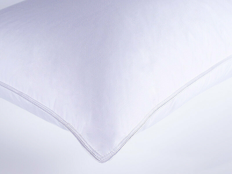 Подушка средняя с антибактериальной обработкой ткани "Воздушный вальс" 50 х 70 см - фотография № 4