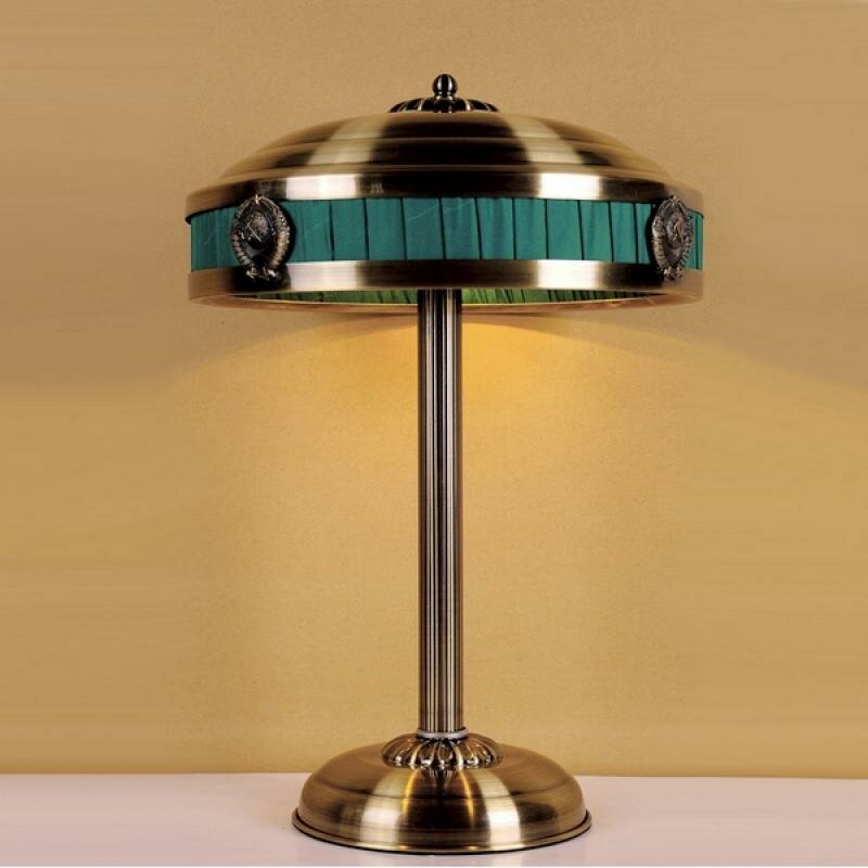 Интерьерная настольная лампа Favourite Cremlin 1274-3T