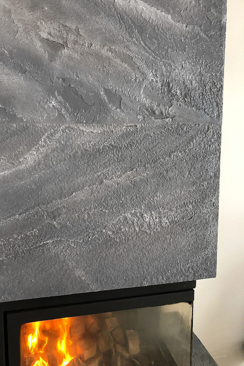 Гибкая керамика ZIKAM - рельефные стеновые панели в виде натурального камня 1000х500х2,5мм. Серый песчаник. - фотография № 7