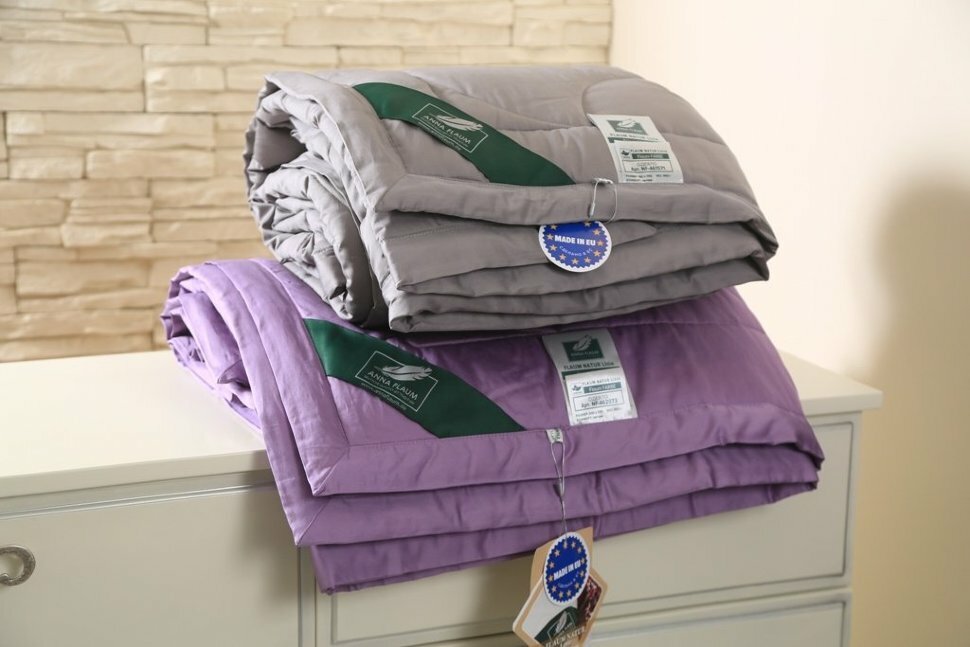 Одеяло легкое Anna Flaum FARBE 200х220 фиолетовый - фотография № 1