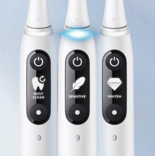 Электрическая зубная щетка Oral B iO Series 7 White Alabast и Black Onyx, набор из 2 штук - фотография № 2