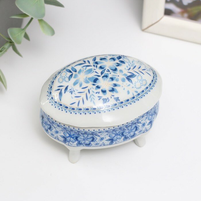 фото Шкатулка керамика на ножках "Синие цветочки" 6,1х7,7х4,8 см
