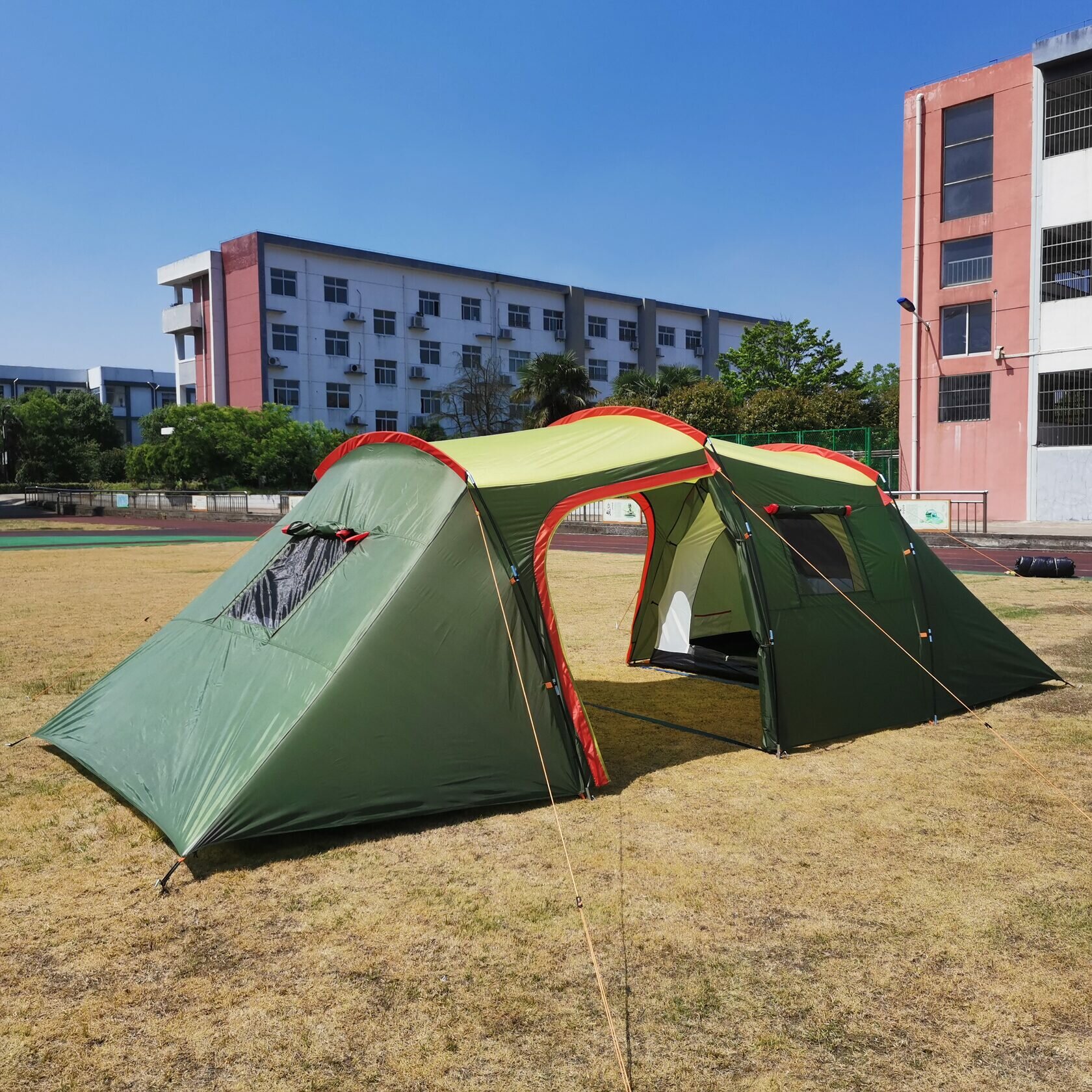 Туристическая 4х местная палатка для кемпинга Terbo Mir 1-007, двухслойная, 2 комнаты с большим тамбуром, цвет зеленый