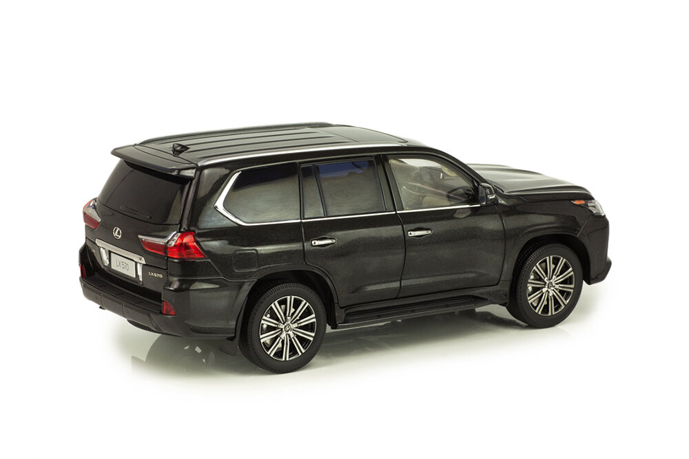 LEXUS LX570 BLACK - фотография № 2