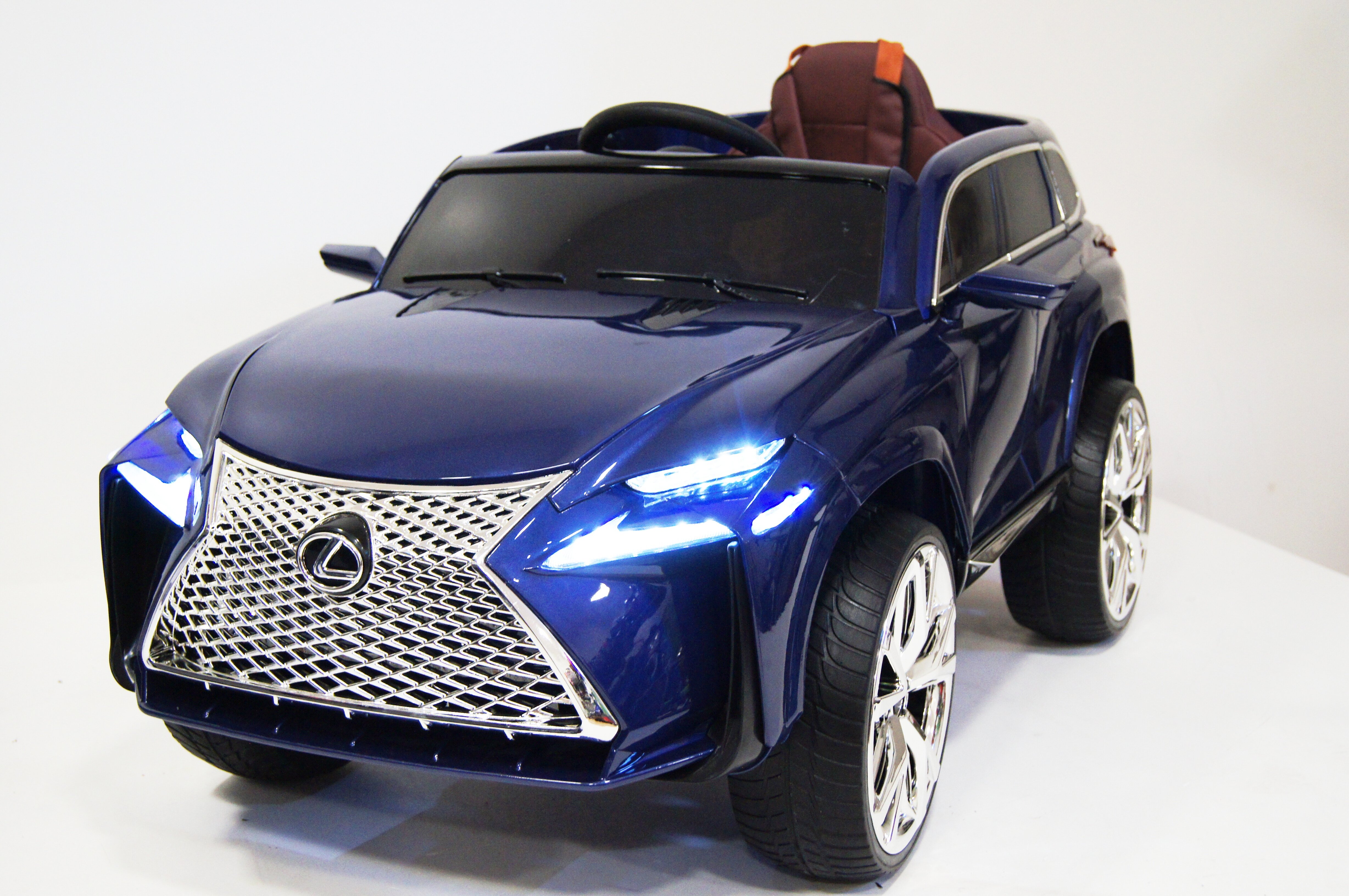 RiverToys Автомобиль Lexus E111KX в новом корпусе, синий глянец