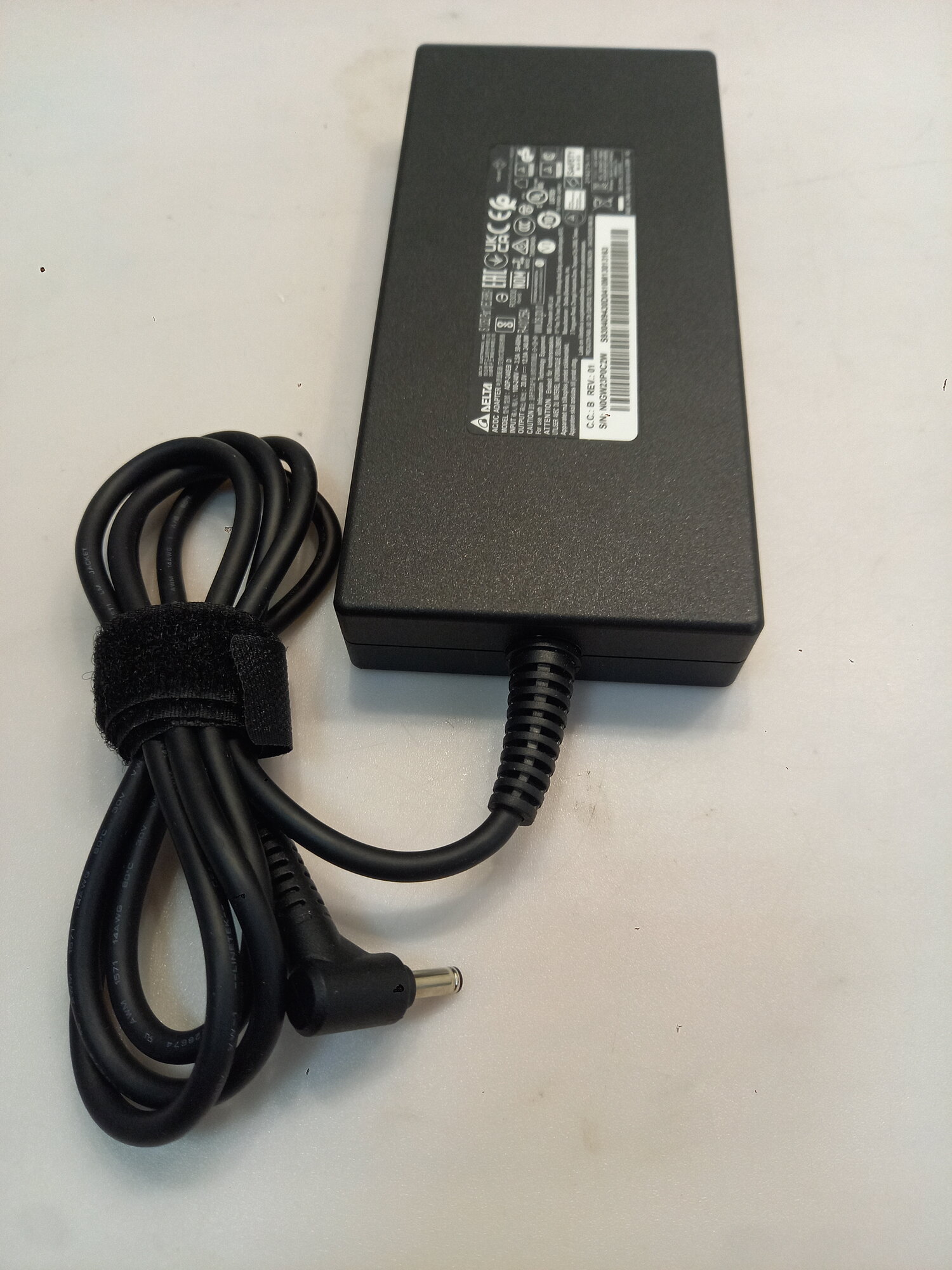 Блок питания для ноутбука/моноблока DELTA ADP-240EB 20V-12A 240W штекер 6.0x3.7мм с иглой