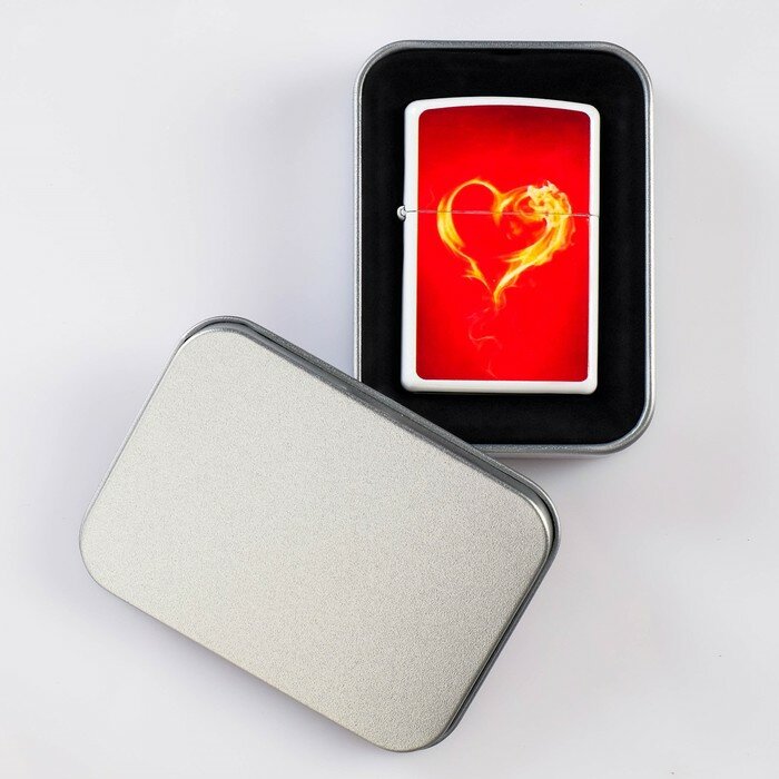 Зажигалка «Огненное сердце» в металлической коробке, кремний, бензин, 6x8 см - фотография № 3