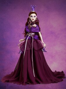 Фото Кукла Tonner Queen of the Purple Moon (Тоннер Королева пурпурной луны)