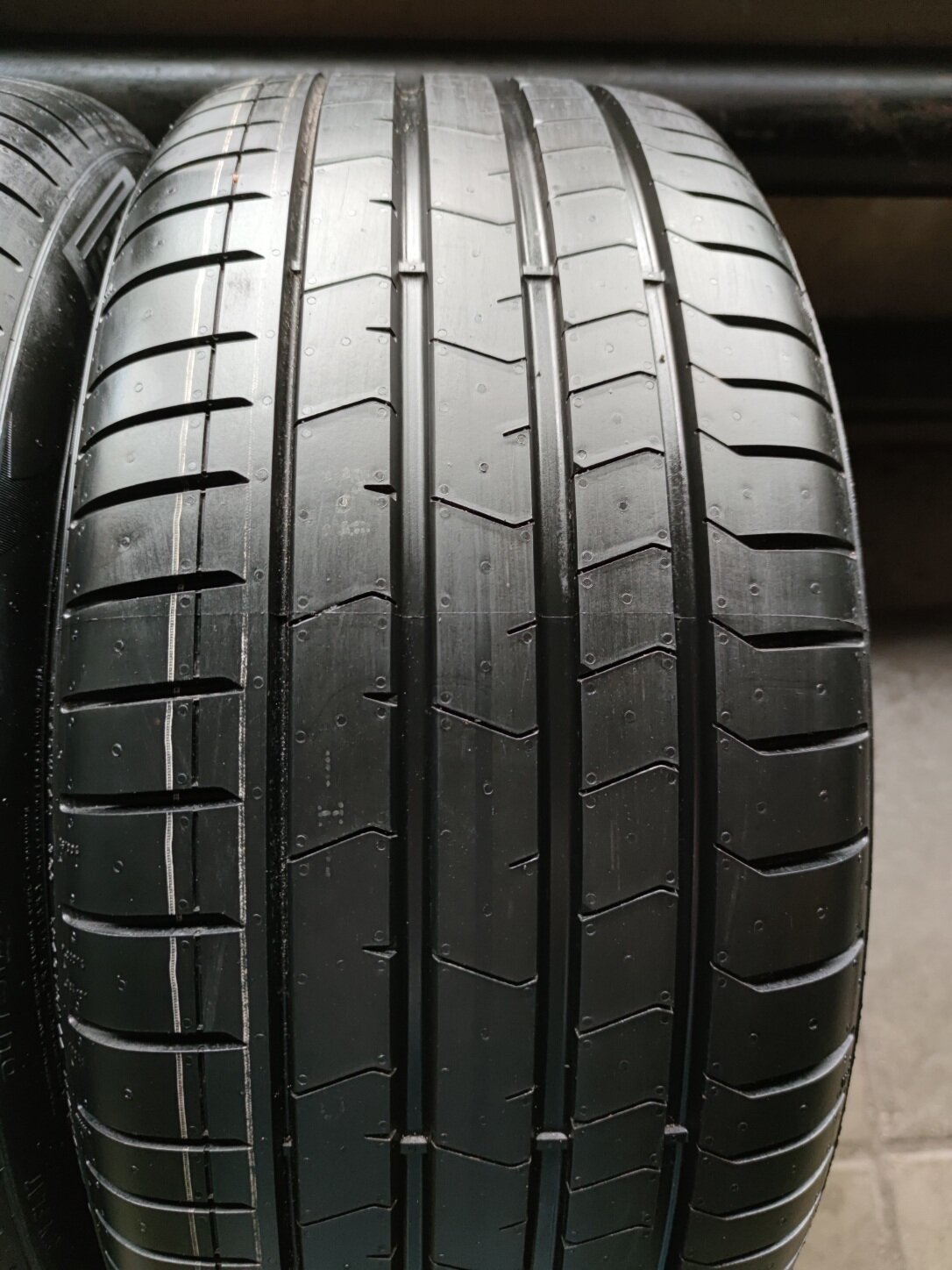 Pirelli P Zero 275/35 R19 100Y летняя PZ4 RUNFLAT BMW 5 G30