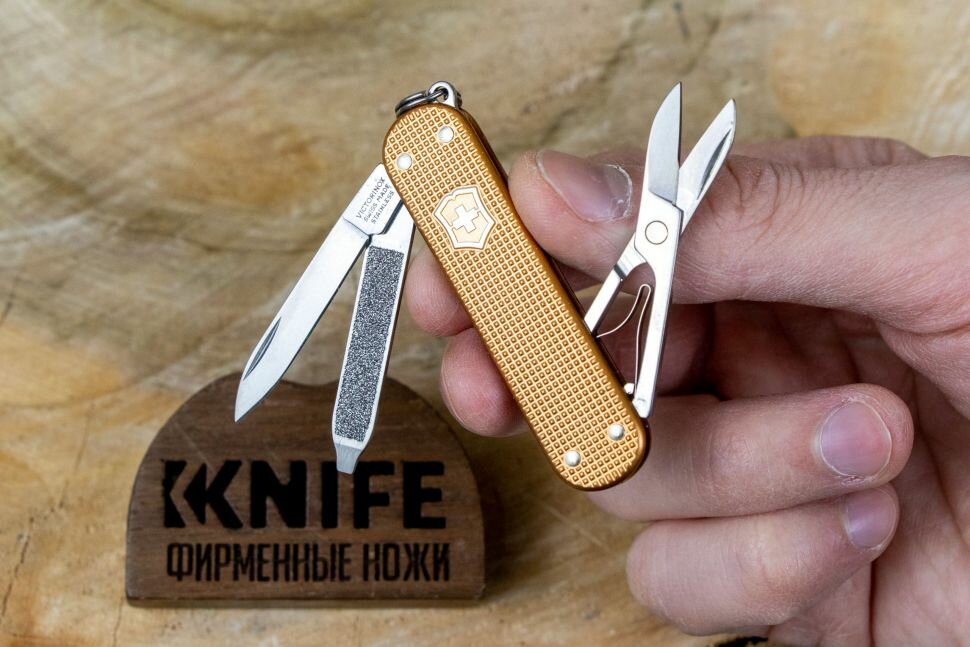 Карманный нож "Classic Alox Wet Sand" X55CrMo14 Alox (Aluminium Oxide) 0.6221.255G от Victorinox