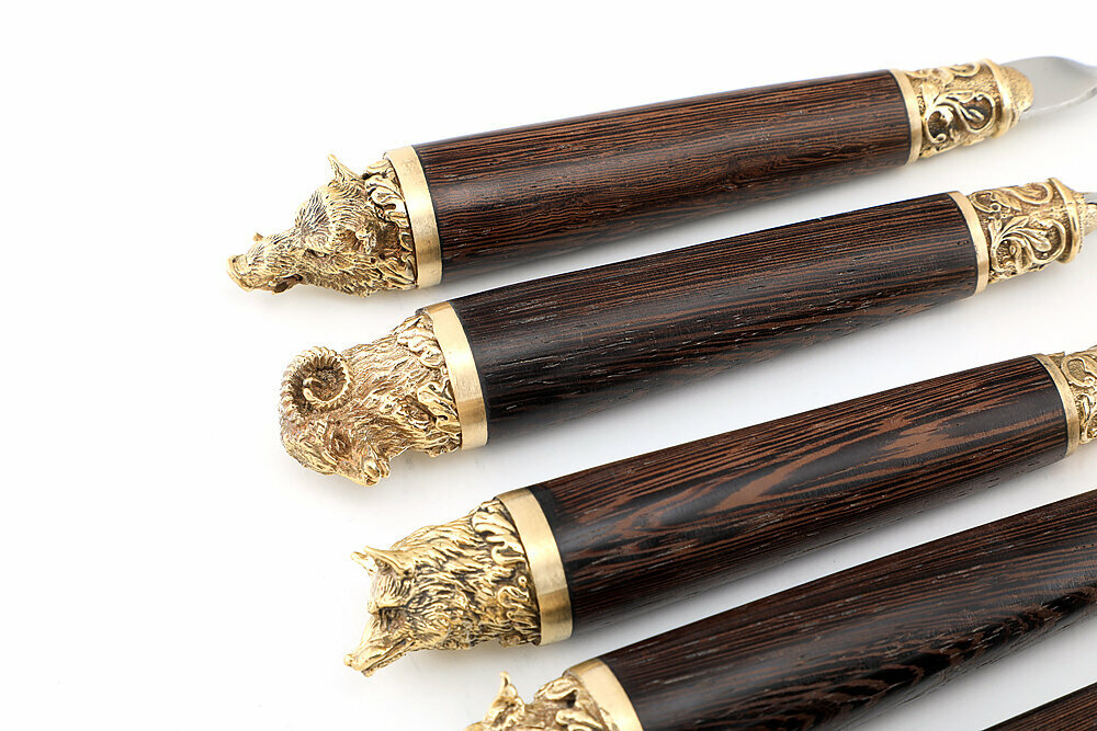 Подарочный мужской набор шампуров с деревянной ручкой MANS GIFT Дикие звери, 70 см, 6 шт, шампура в подарок мужчине на день рождения, без чехла - фотография № 4