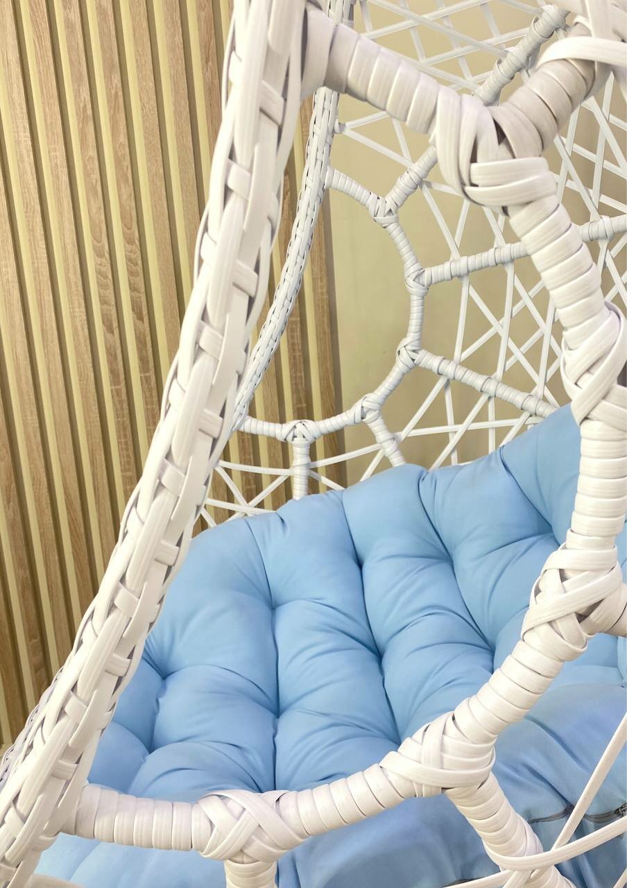 Подвесное кресло Pletenev "Овал" Белый + голубая подушка - фотография № 8