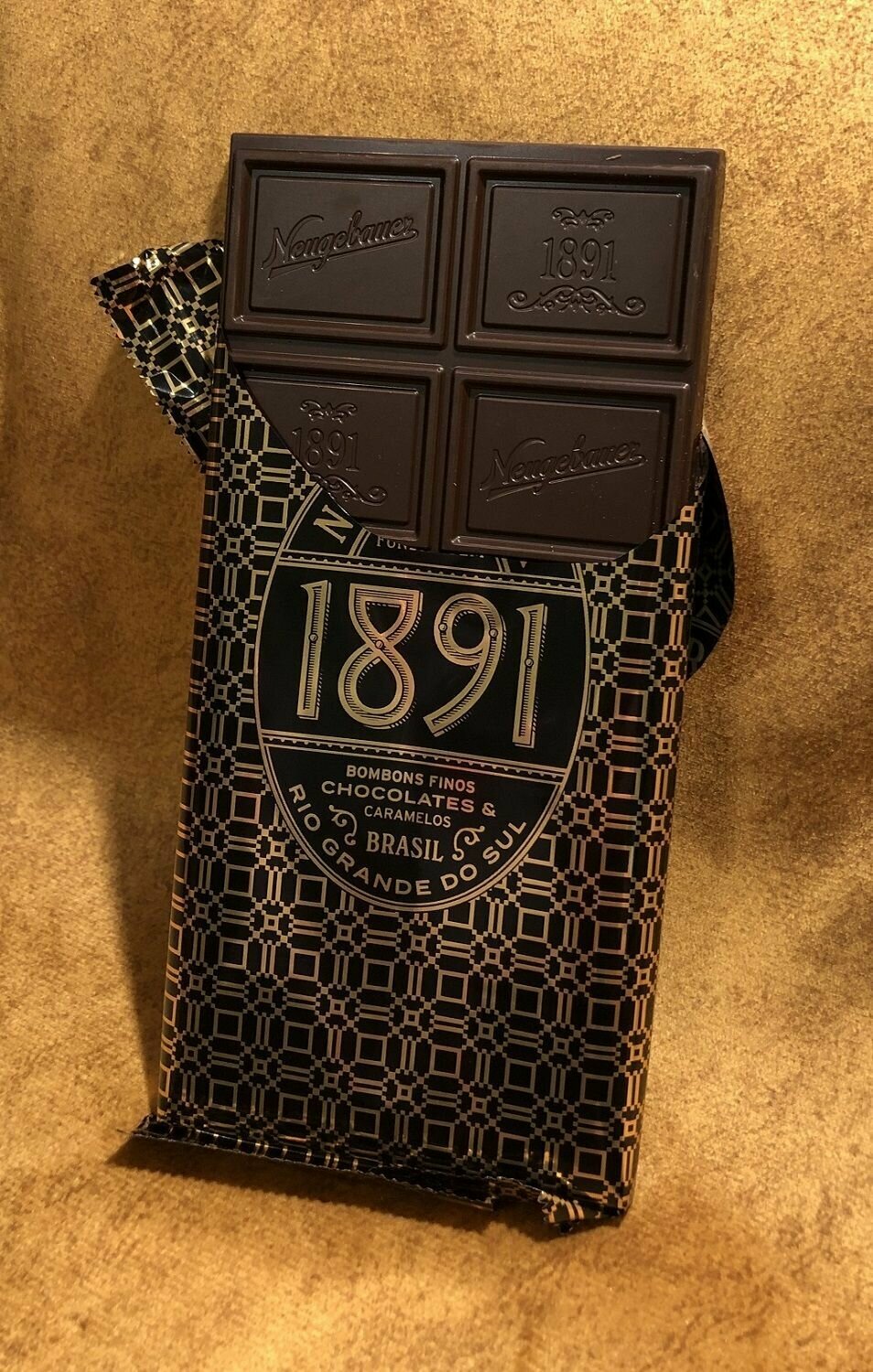Премиальный горький шоколад Neugebauer "1891 CAFE" 55% какао с кофе нетто 90 г - фотография № 4