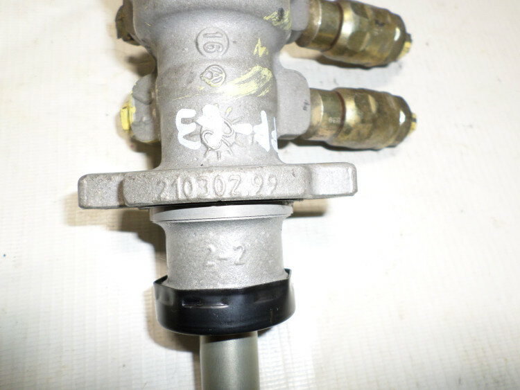 Цилиндр тормозной Главный 21030299 98AB2B195BH TCtg10g0 141115A Форд Фокус 1 FF-63 — фото 3