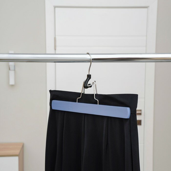 Вешалка деревянная для брюк и юбок «Тэри», 2 шт, 30×16×2 см, цвет графитовый - фотография № 7