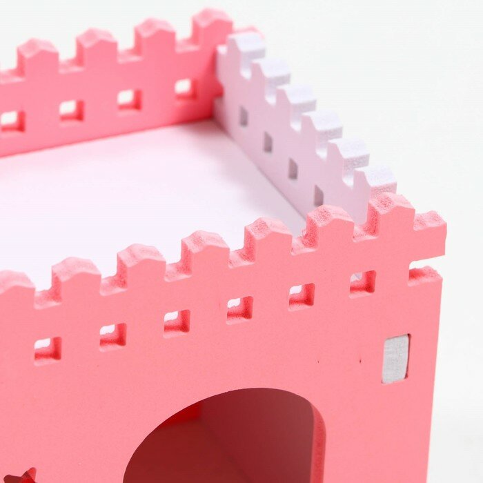 Домик для грызунов с отверстием под поилку, 14 х 8 х 9 см, розовый - фотография № 6