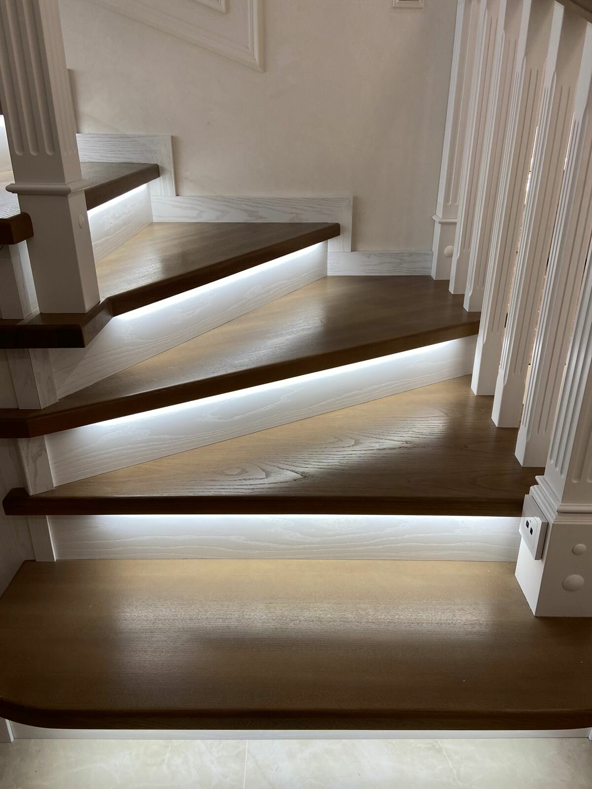 Комплект (базовый) для автоматической подсветки лестницы до 24 ступеней LightFusion серии PRO/24, 24 V , бежевый -2 - фотография № 9
