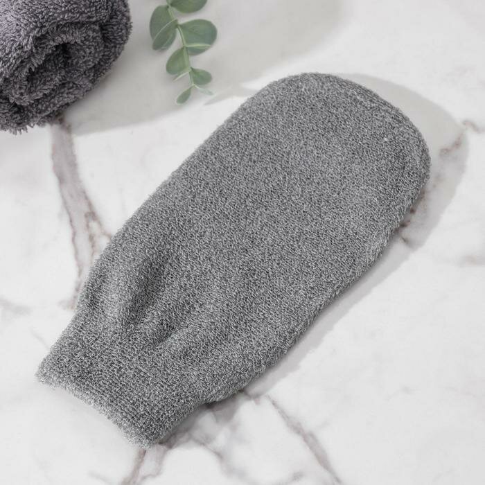 фото Мочалка-варежка для тела массажная Доляна, 21×11,5 см, бамбуковый уголь, китайская крапива, цвет серый