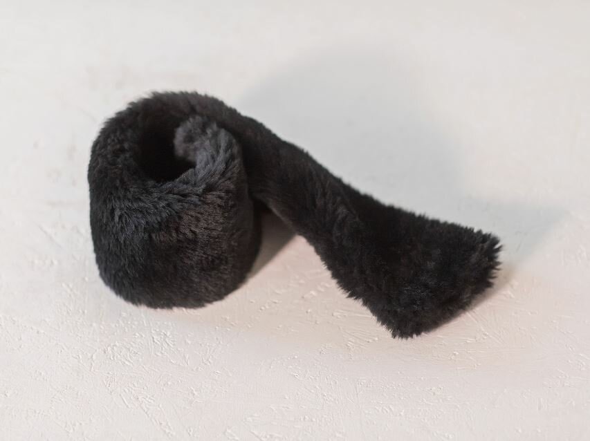 Меховушка на подпругу Shkura-Dekor чулком черная 100 см - фотография № 1