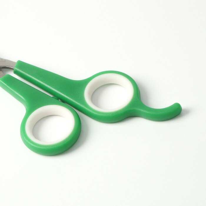 Ножницы-когтерезы с упором для пальца, отверстие 6 мм, зелёные с белым - фотография № 4