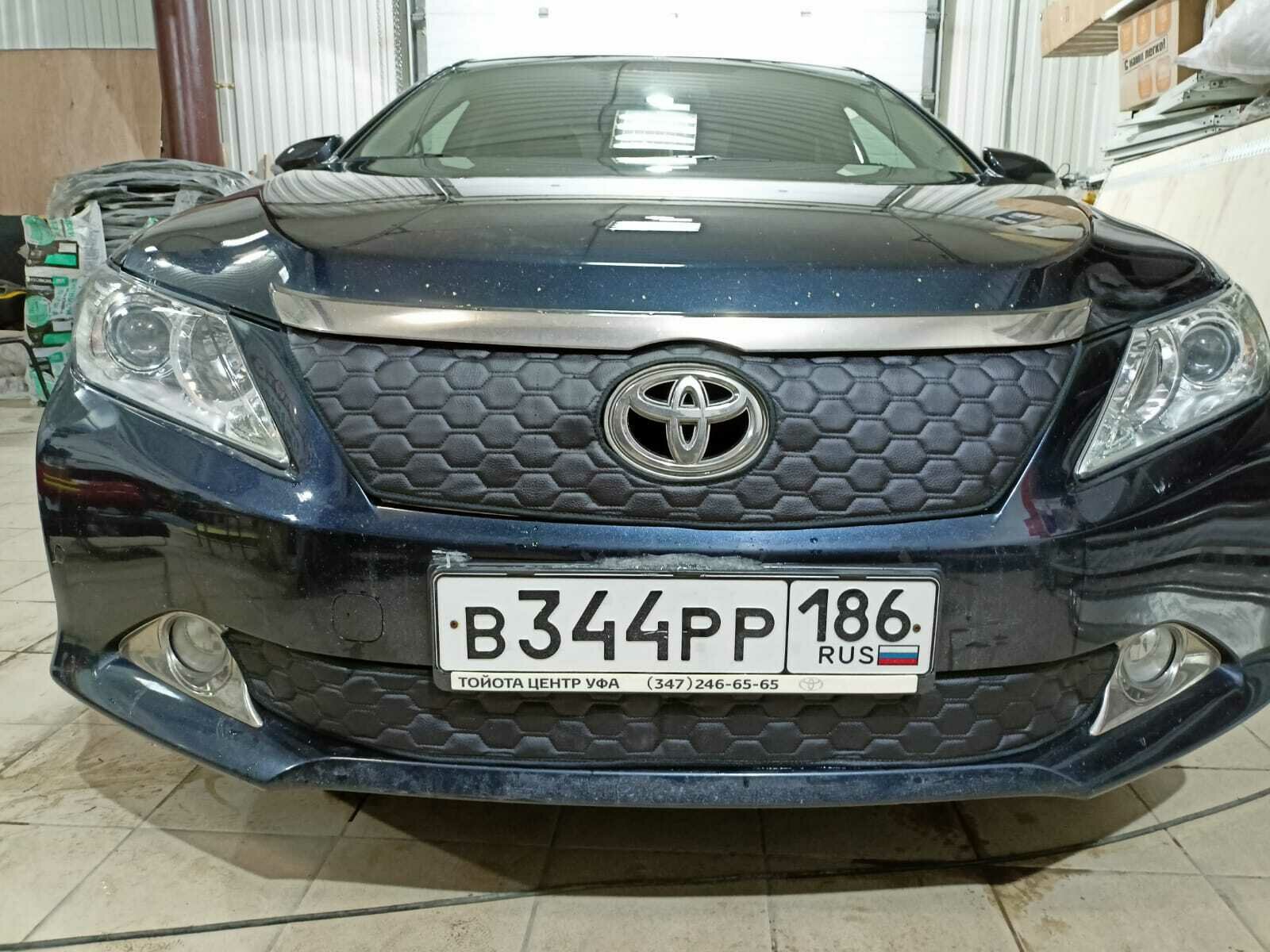 Утеплитель решетки радиатора зимний для Toyota Camry V50 Комплект верх/низ Соты