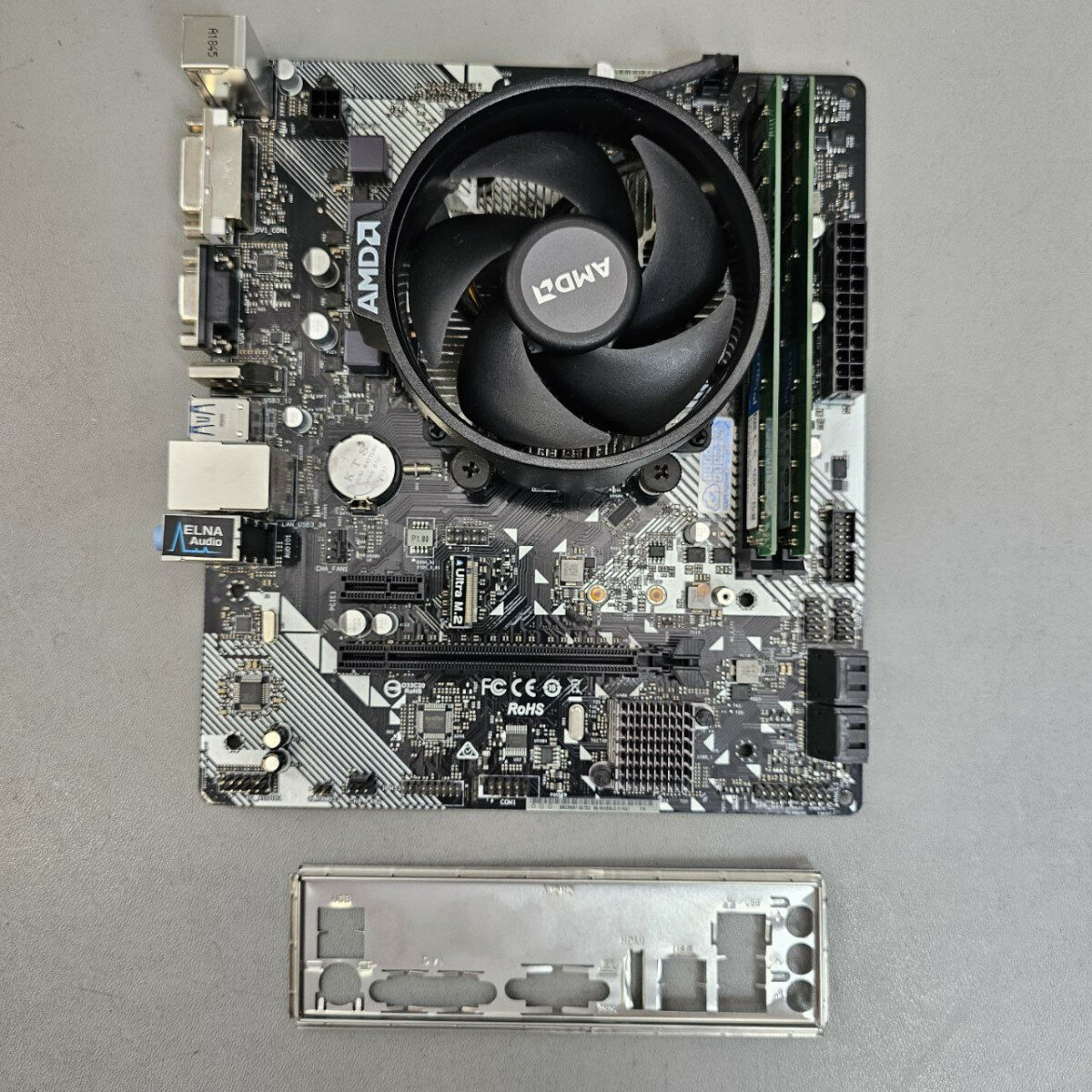 Комплект Asrock A320M-HDV +R3 Pro 2200G+4Gb+Кулер