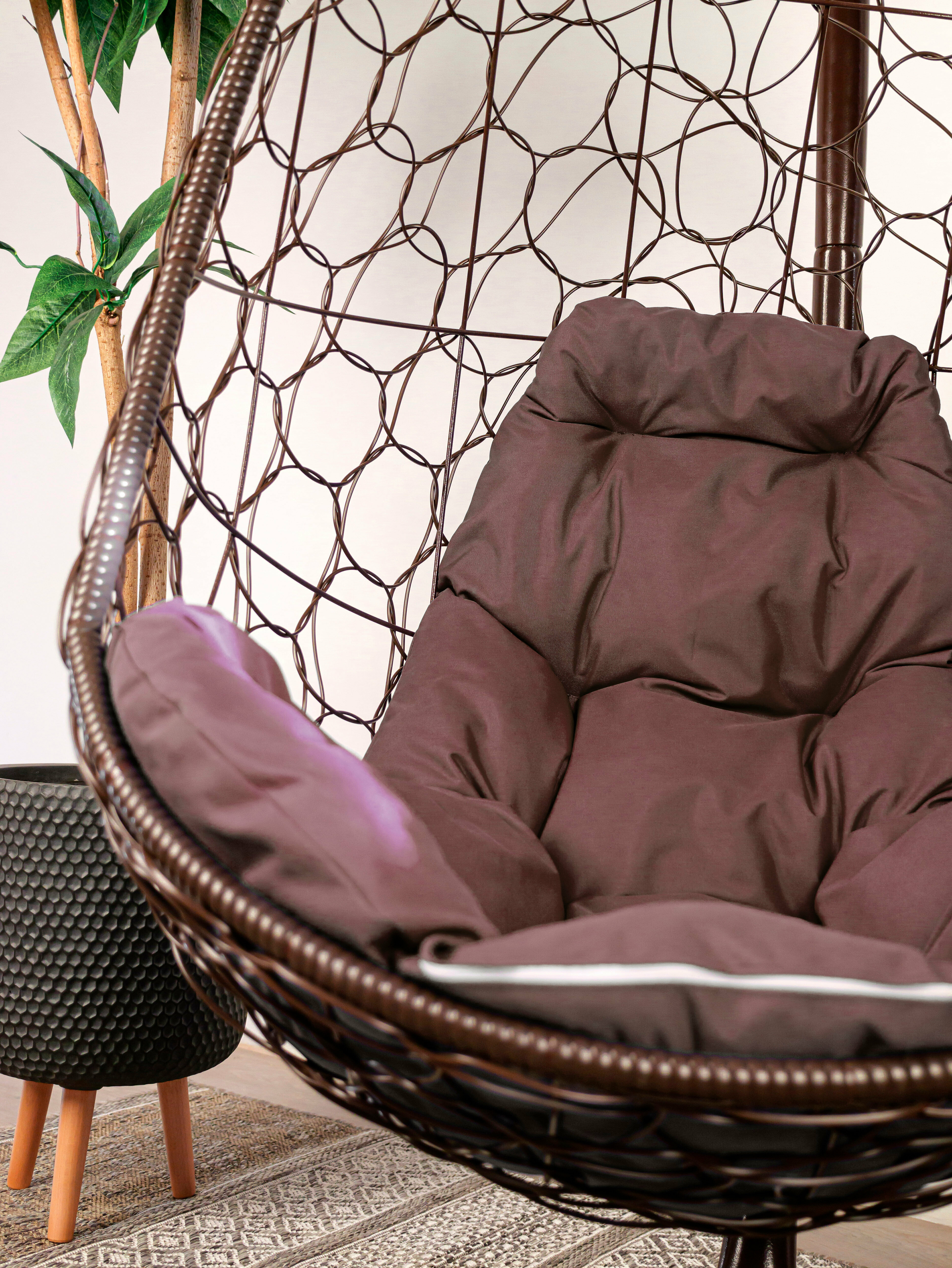 Подвесное кресло ротанг коричневое, коричневая подушка - фотография № 11