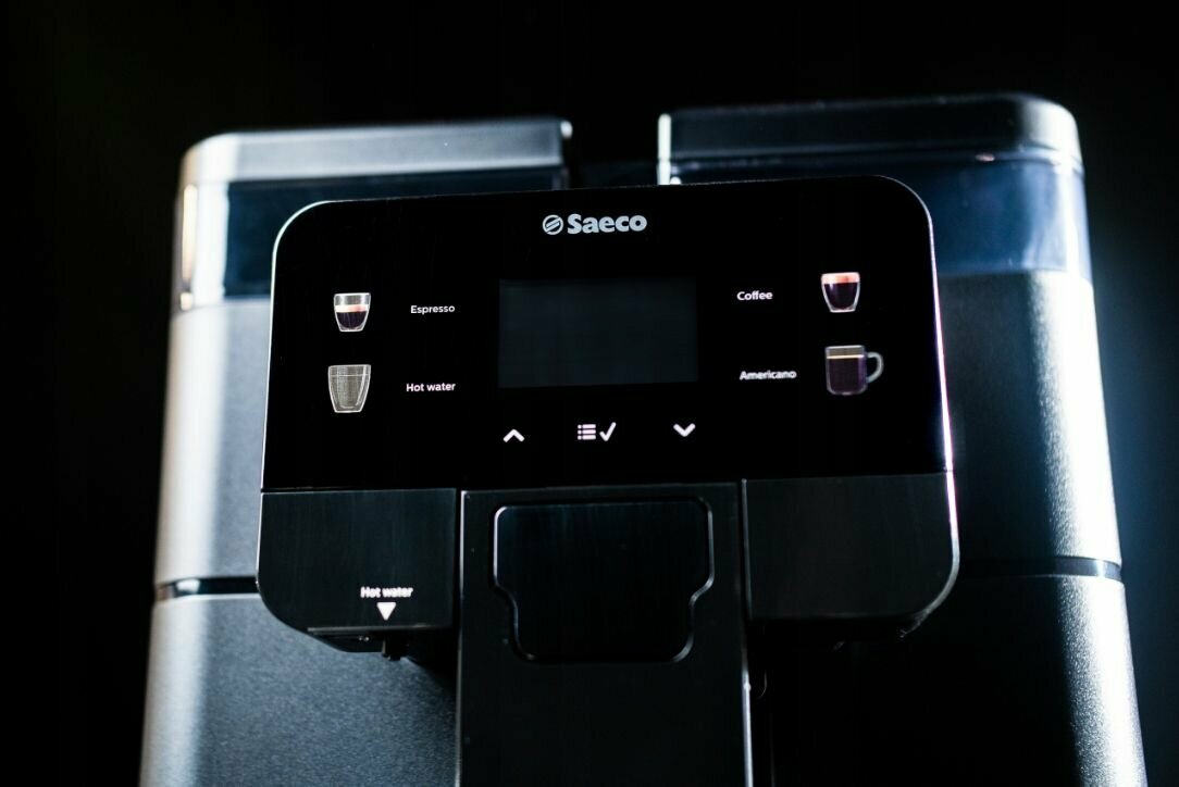 Автоматическая эспрессо-машина Saeco Royal Black + кофе в подарок / 9J0060 - фотография № 5